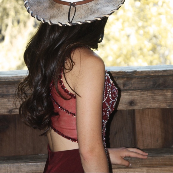 Maroon prom dress - Picture 6 of 8